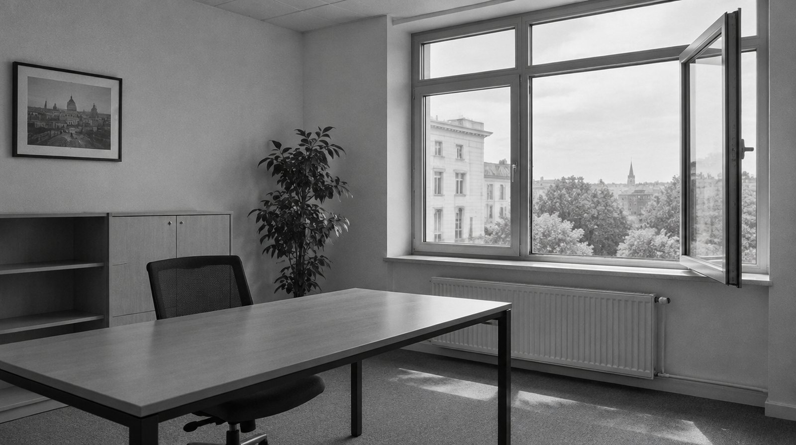 KI-generierte Darstellung: helles leeres Büro am Morgen, geräumter Schreibtisch, offenes Fenster